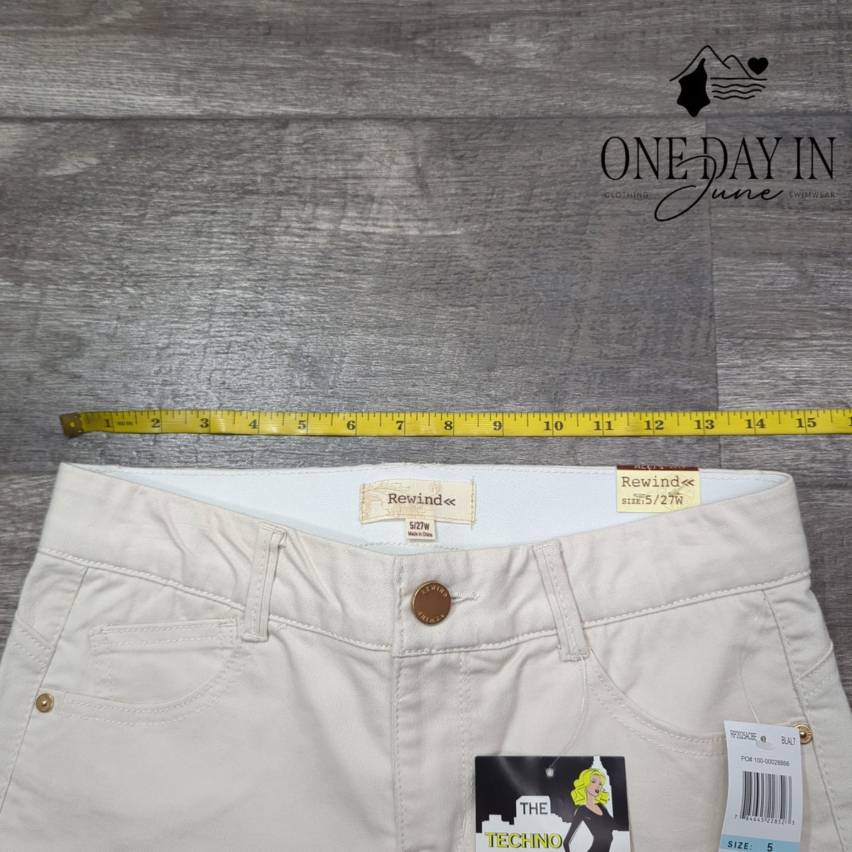 Rewind Techno Tuck Mid Rise Skinny Jeans White NWT Juniors Size 5