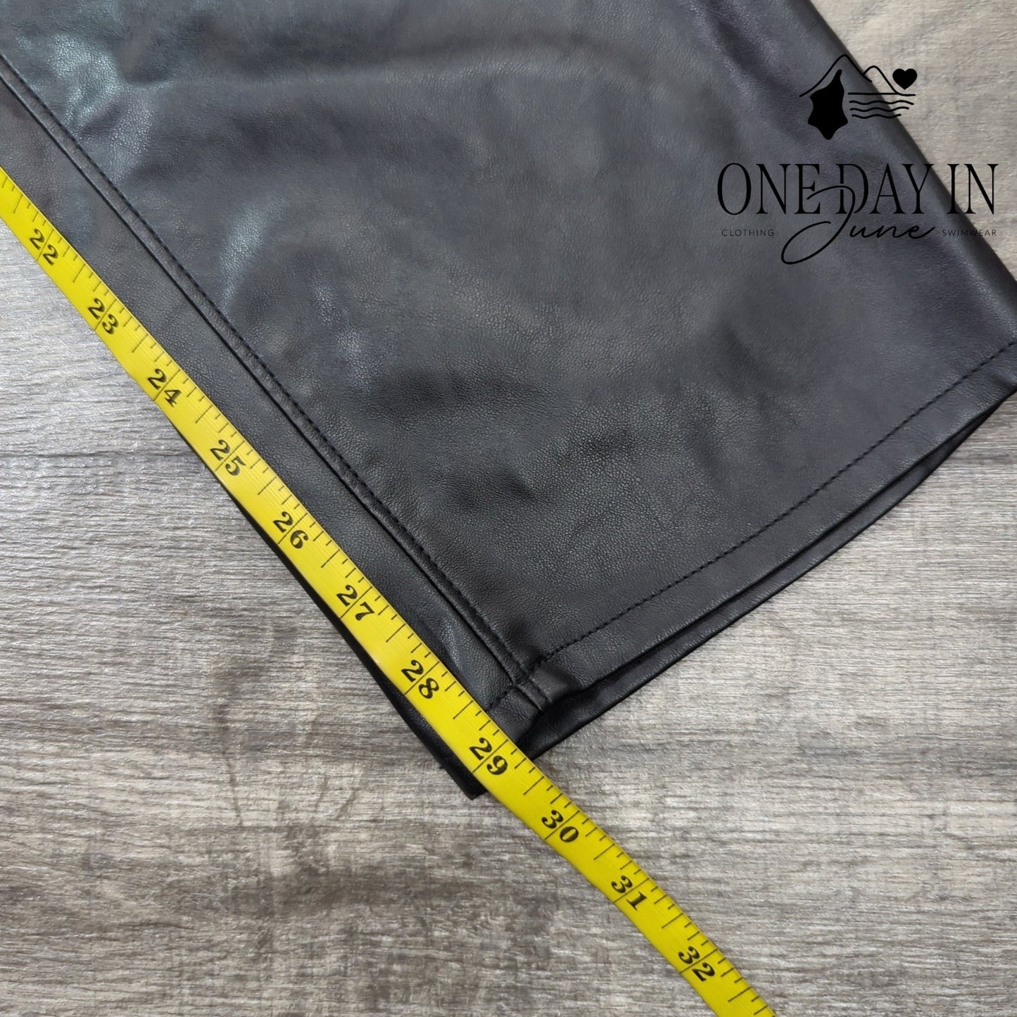 Old Navy High Rise OG Loose Faux Leather Pants Size 4