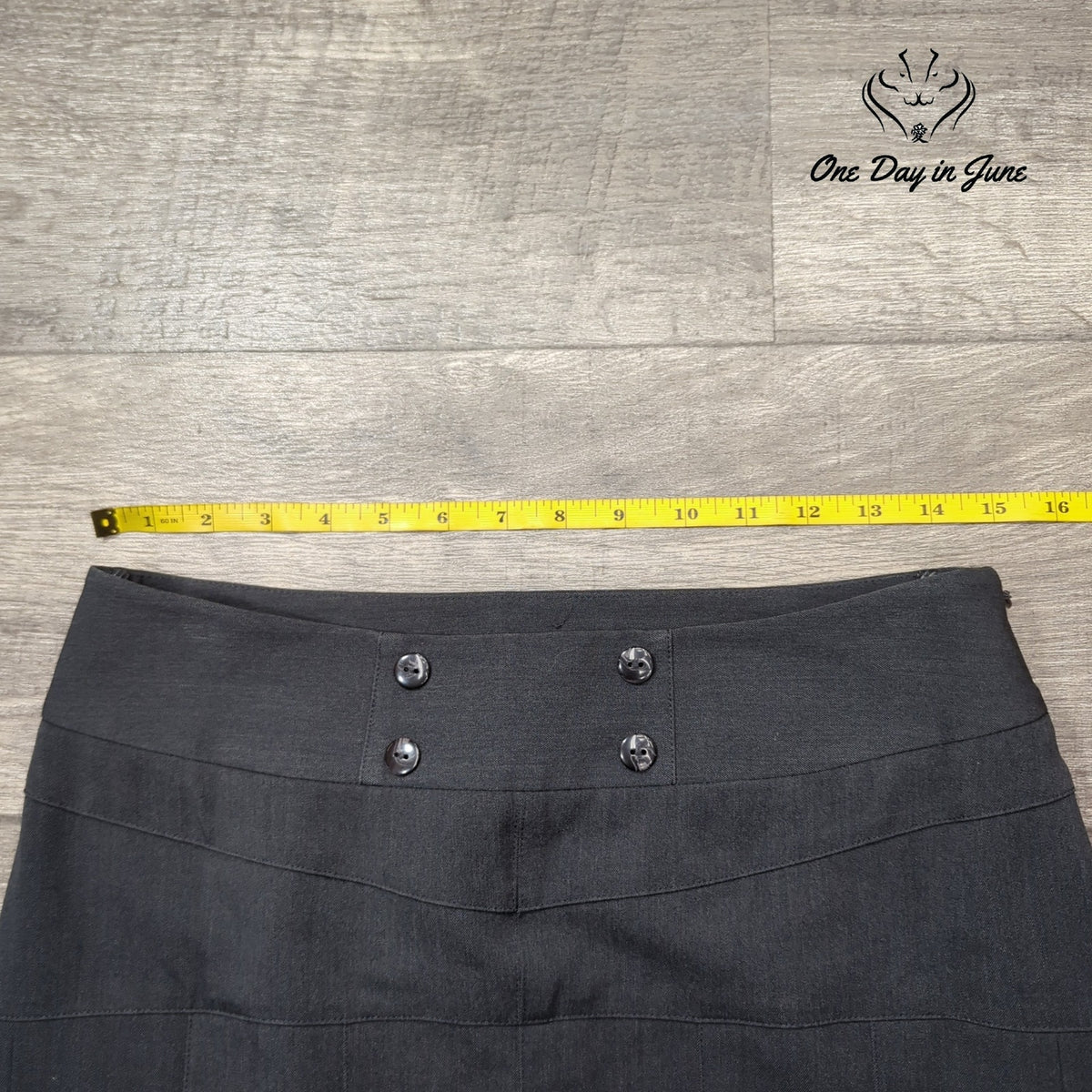 Atelier Pleated Flare Mini Skirt Gray Button Detail Size 2