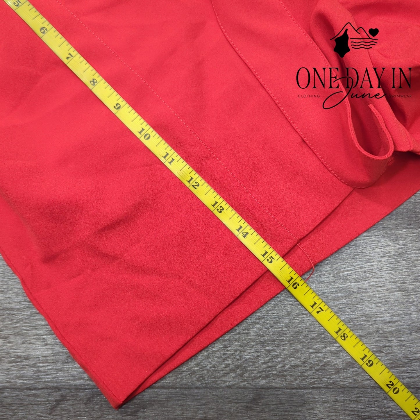 New York & Company 7th Avenue Shorts Red 4" Stretch Tie Waist NWT Size XL