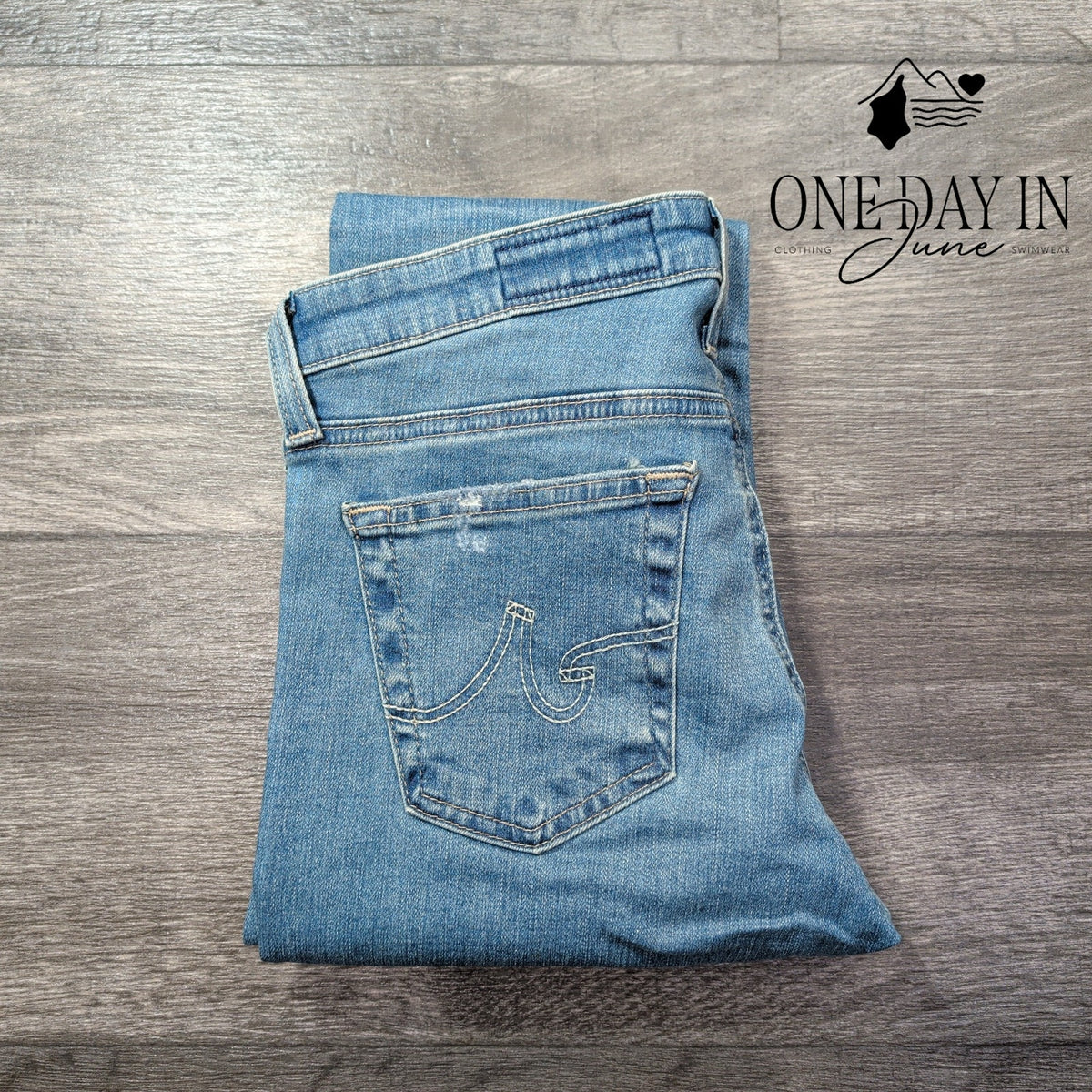 AG Adriano Goldschmied The Stilt Crop Cigarette Jeans Distressed Blue NWT Size 4