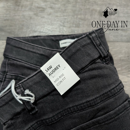 Tribal Plus Size Audrey Mid Rise Icon Fit Jeans Size 14W