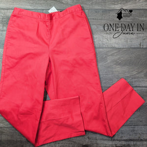Alfred Dunner Classic Fit Pull On Pants Short Coral Red NWT Size 8