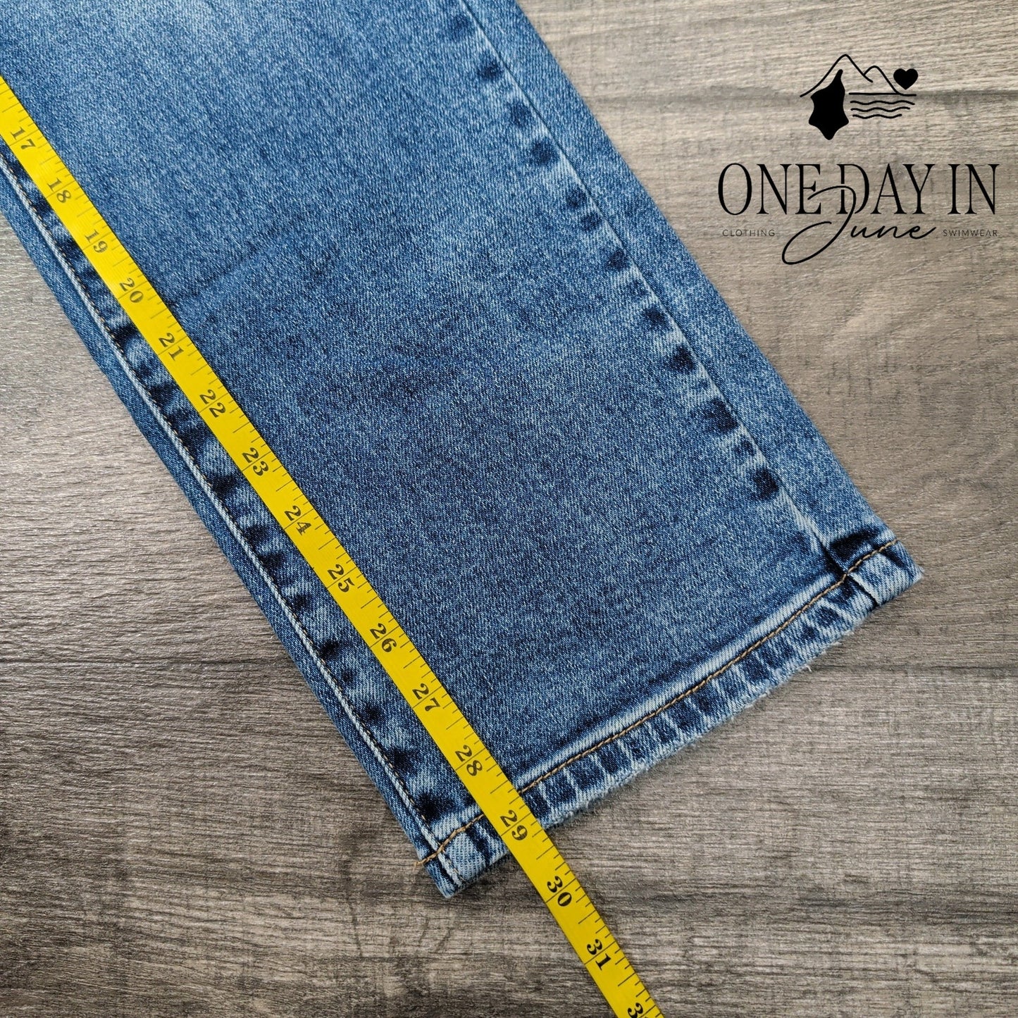 KanCan Straight Leg Jeans Size 28X29