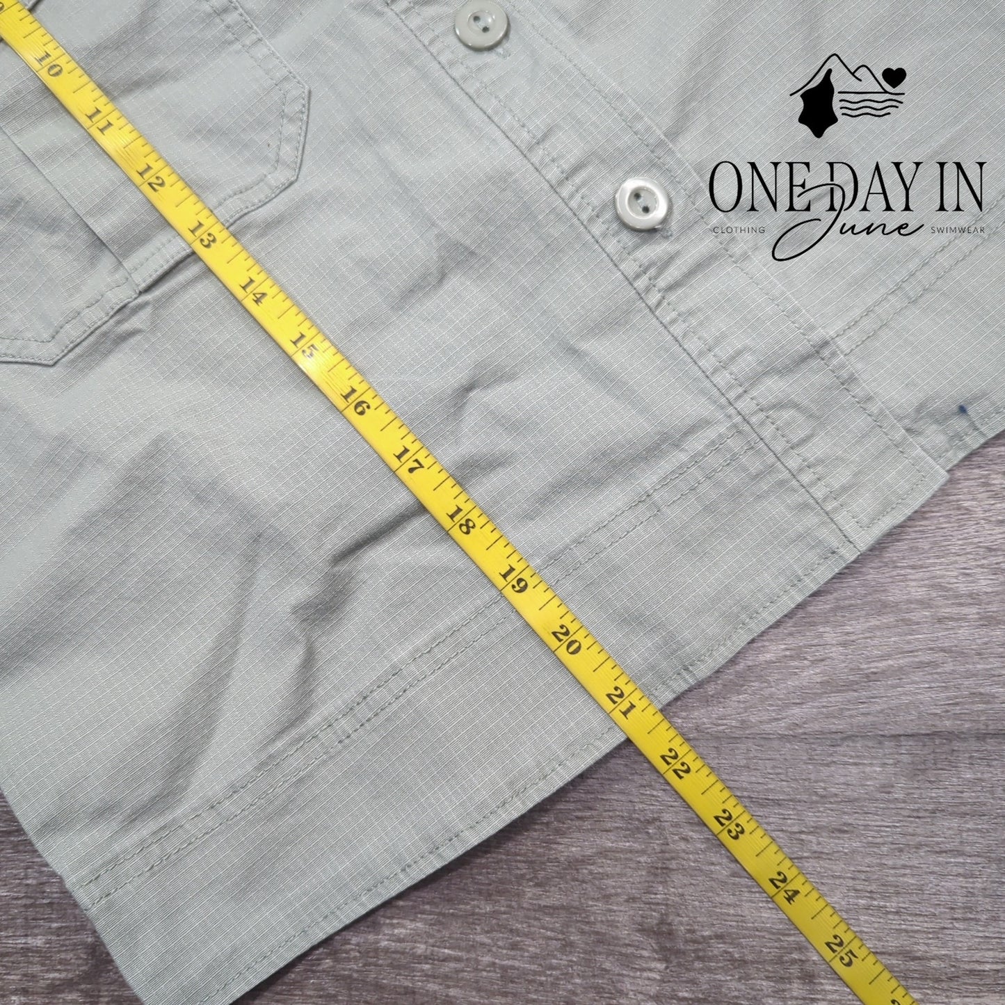 Habitual Button Front Top Size L