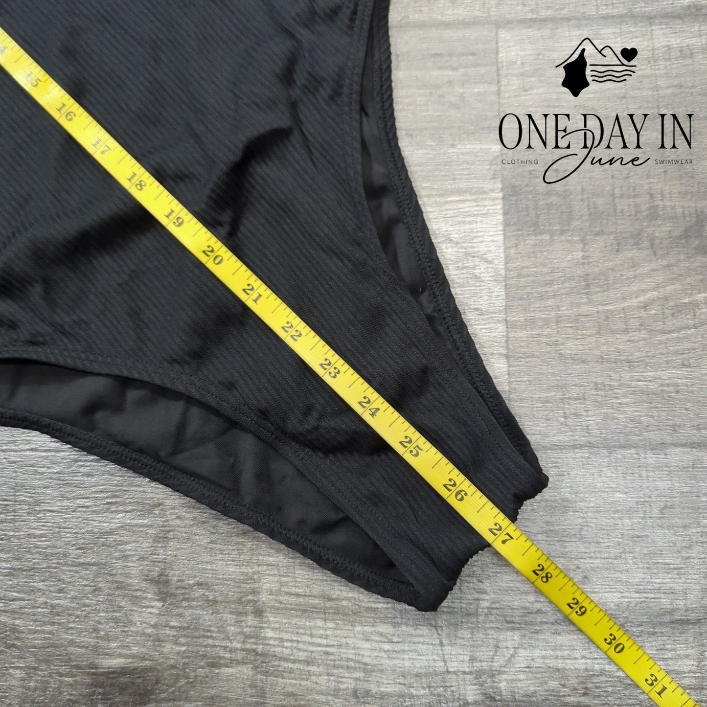 CharmLeaks Ribbed Adjustable Strap One Piece Swimsuit Size M