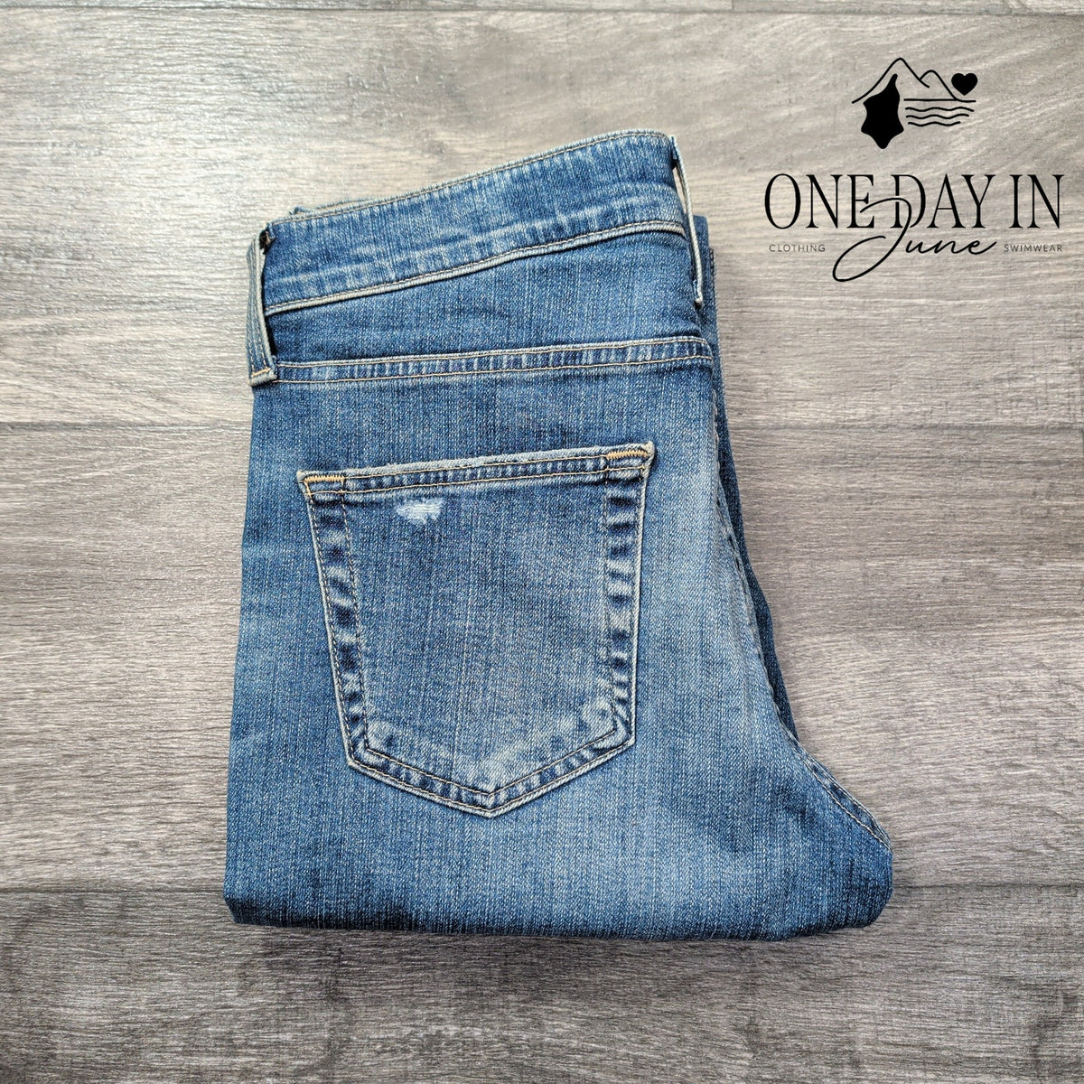 AG Adriano Goldschmied Ex-Boyfriend Slim Slouchy Jean Distressed NWT $215 Size 4