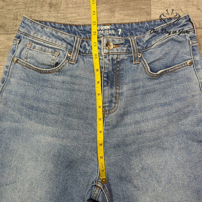 HT Denim High Waist Mom Jeans Size 7