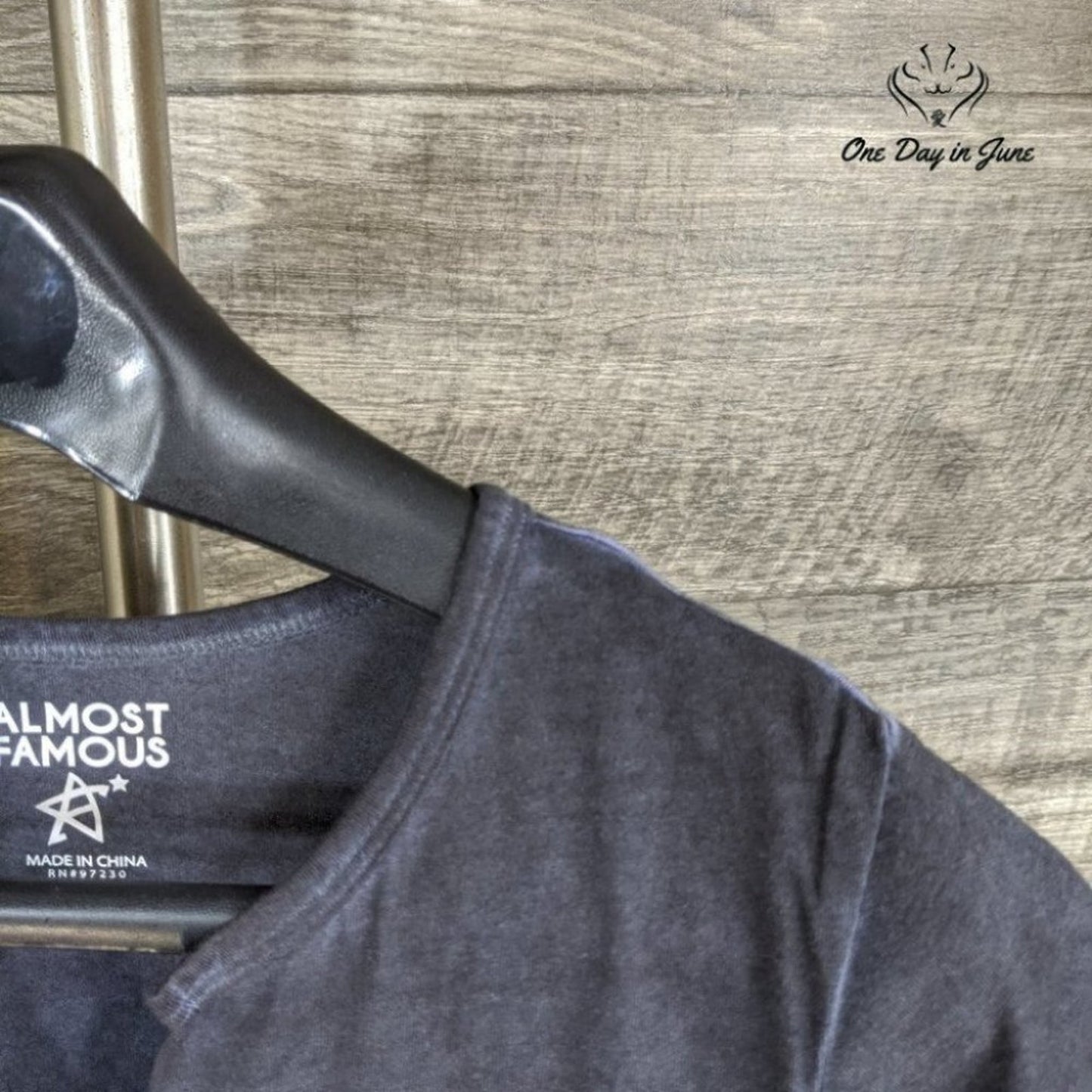 Almost Famous Short Sleeve Tee Size S