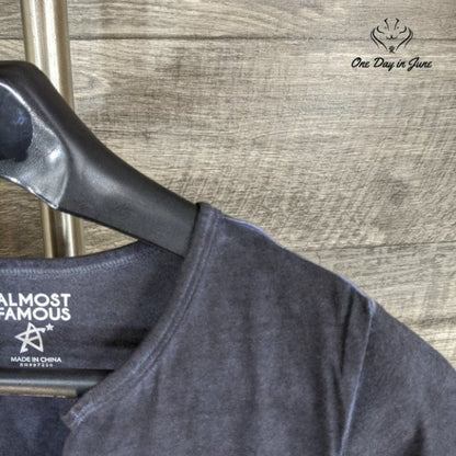 Almost Famous Short Sleeve Tee Size S