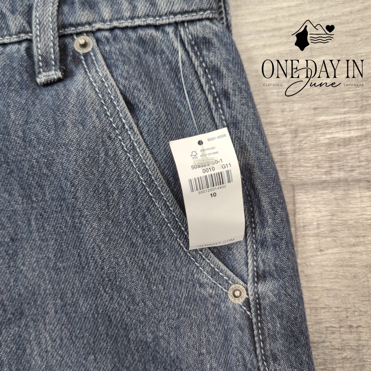 Old Navy Drapey Denim Mid Rise Skirt Size 10