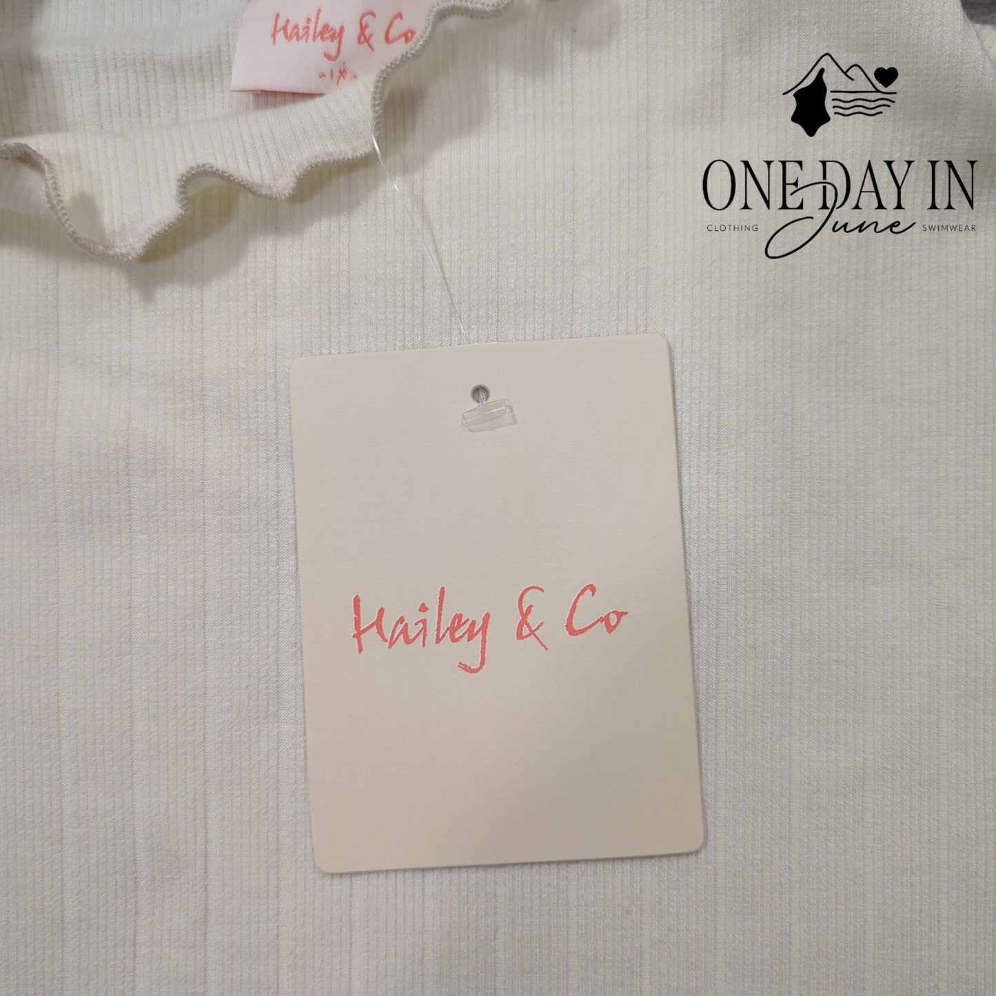 Hailey & Co Ribbed Lettuce Edge Long Sleeve Top Size 1X