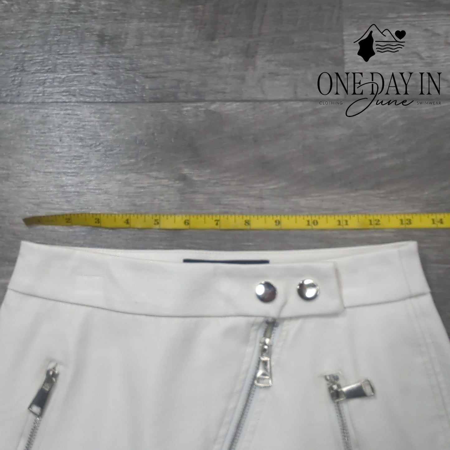 Kendall + Kylie Faux Leather Skirt Size XS