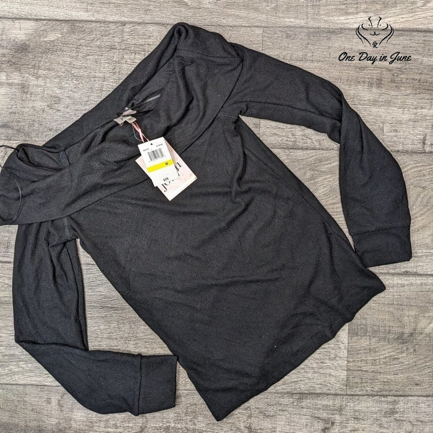 Belle Du Jour Cowl Neck Long Sleeve Top Size M