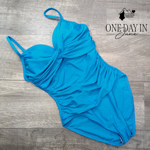 Hilor Molded Cup Twist Front One Piece Swimsuit Size 8