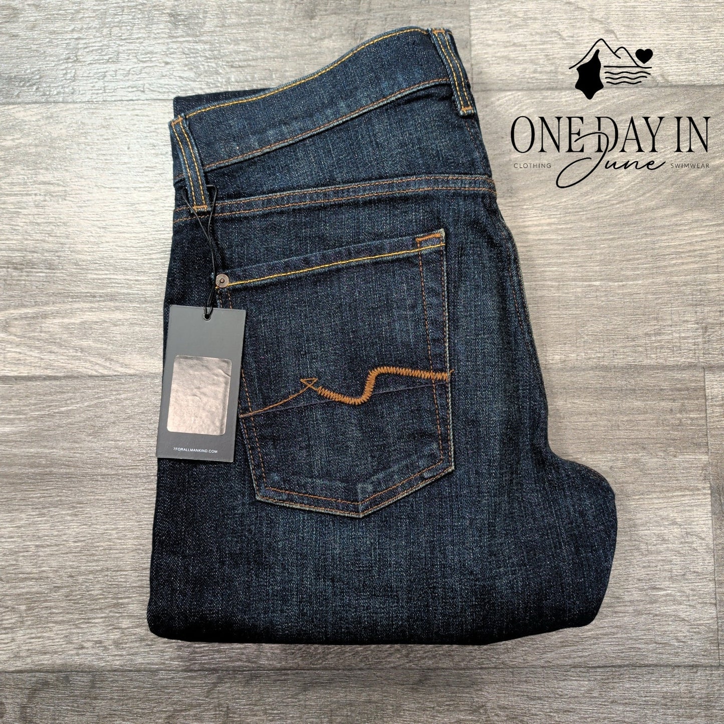 7 For All Mankind The Straight Jeans Dark Blue Tapered Straight NWT Size 30X33