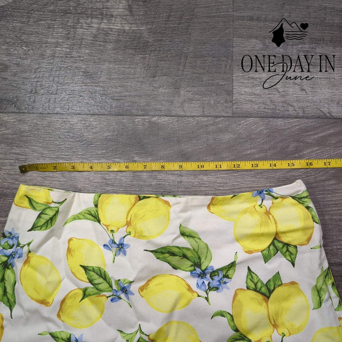 Talbots Lemon Print Mini Skirt White Yellow Fruit Summer NWT Size 8