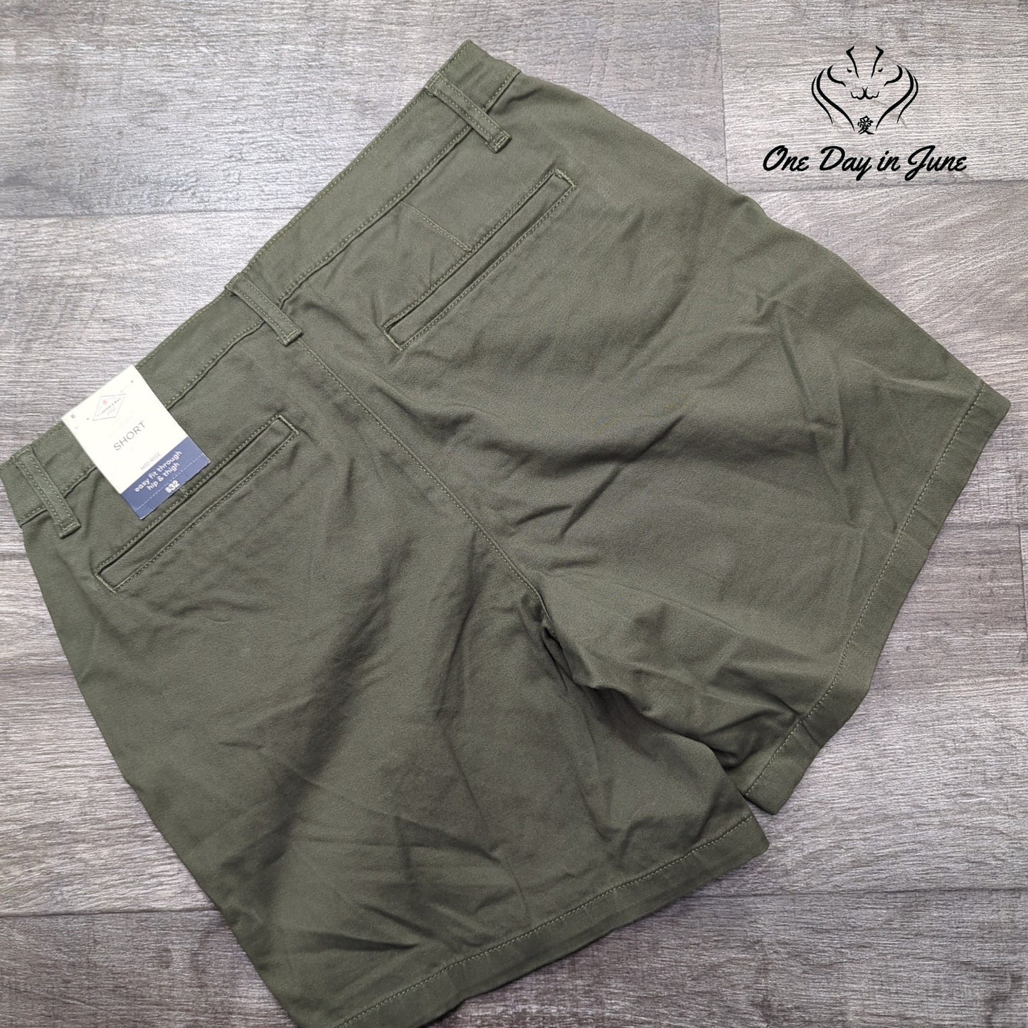St. John's Bay Mid Rise Shorts Size 6