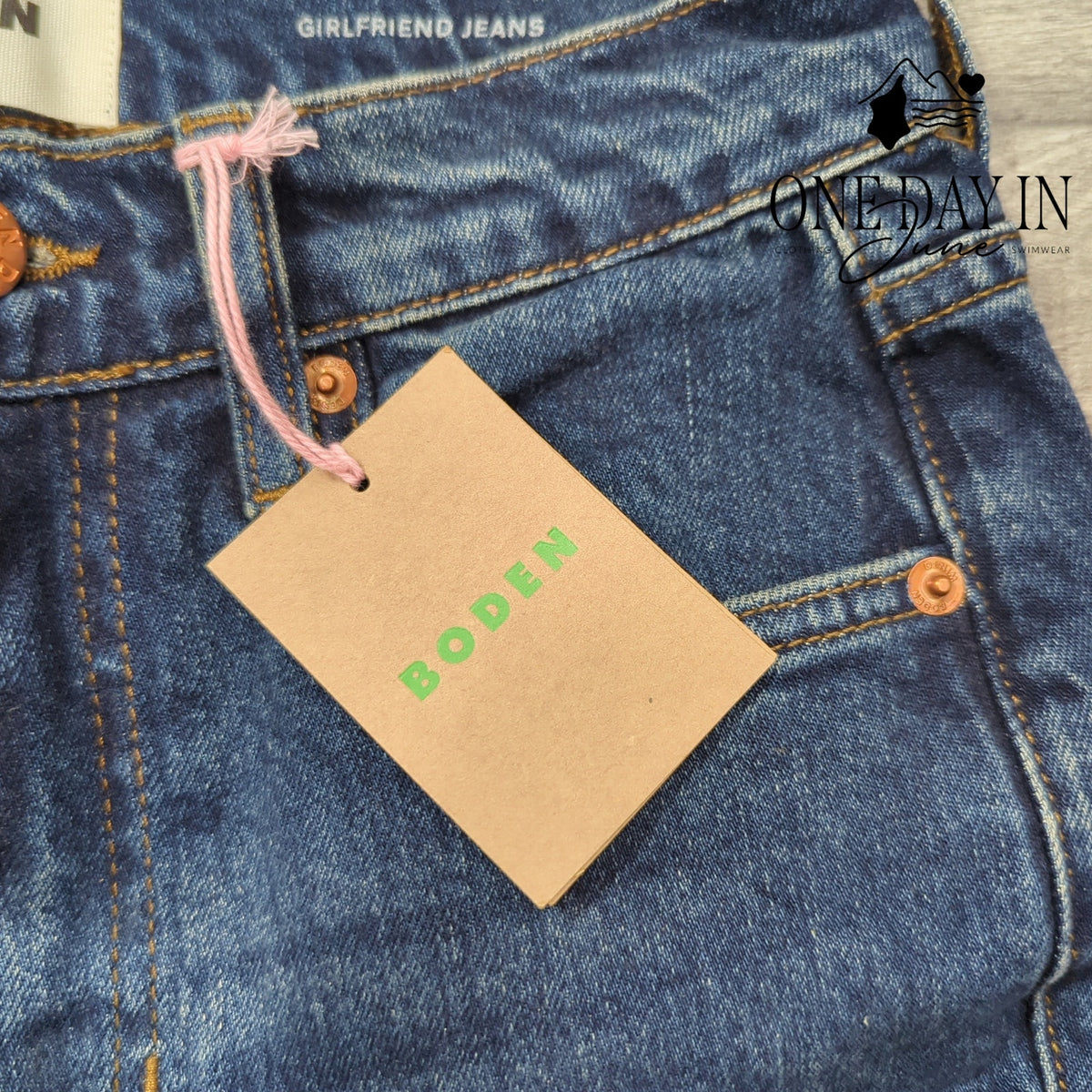 Boden Petite Girlfriend Jeans Mid Rise Medium Wash NWT Size 2P (26P)