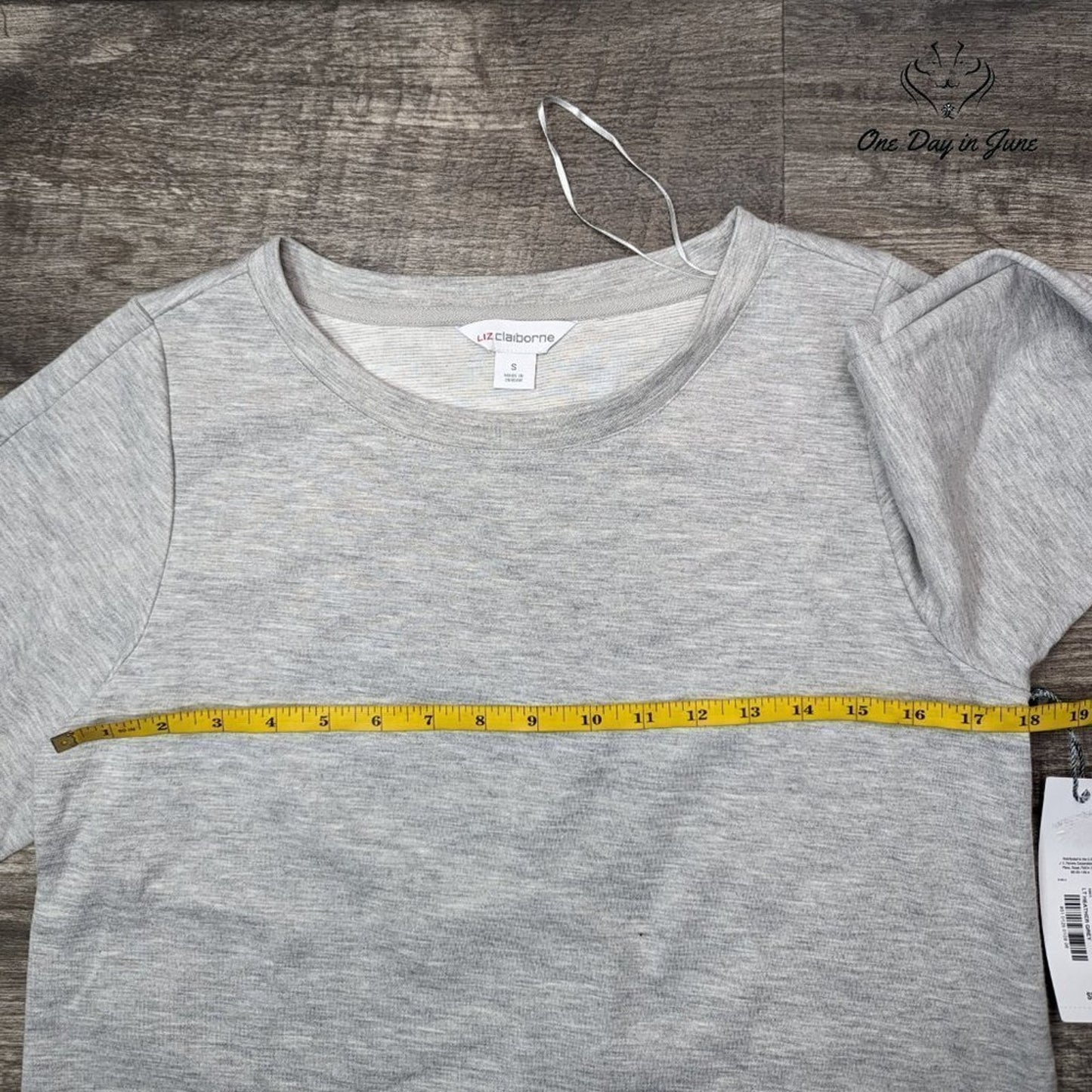 Liz Claiborne Pullover Sweatshirt Size S