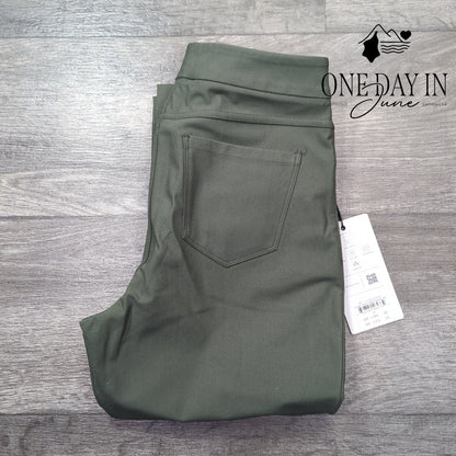 7 Diamonds Infinity Straight Leg Pants Army Green NWT Size 0 (25)
