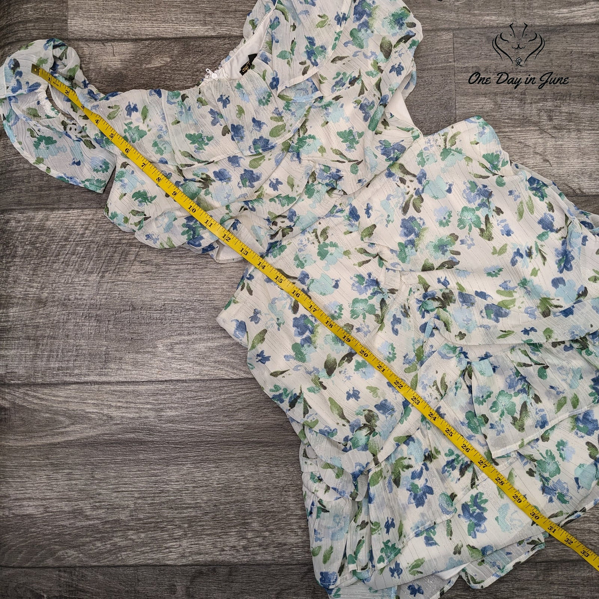 City Triangles Juniors Floral Ruffle Side Cutout Mini Dress NWT Size 15