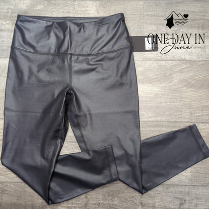 90 Degree Black Cire Cropped Leggings Size L