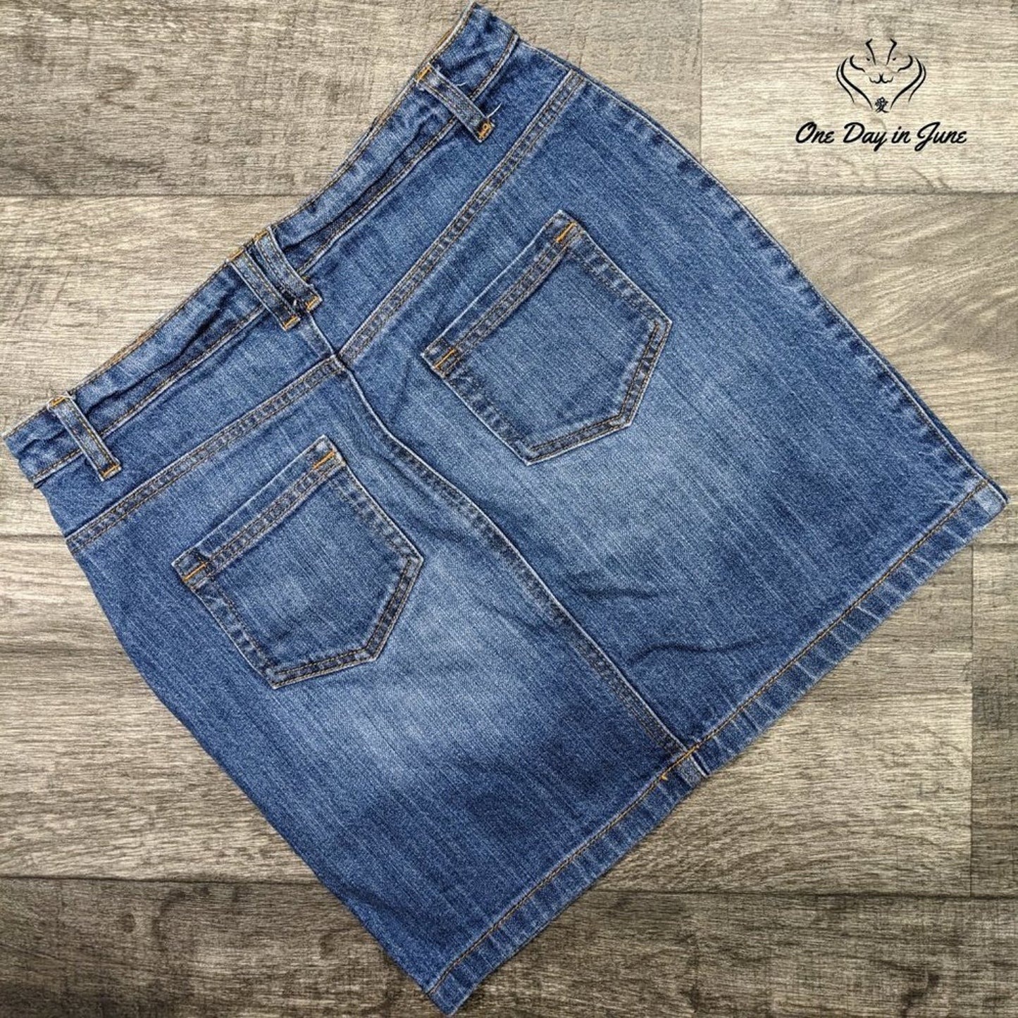 New York & Company Denim Skirt Size 2