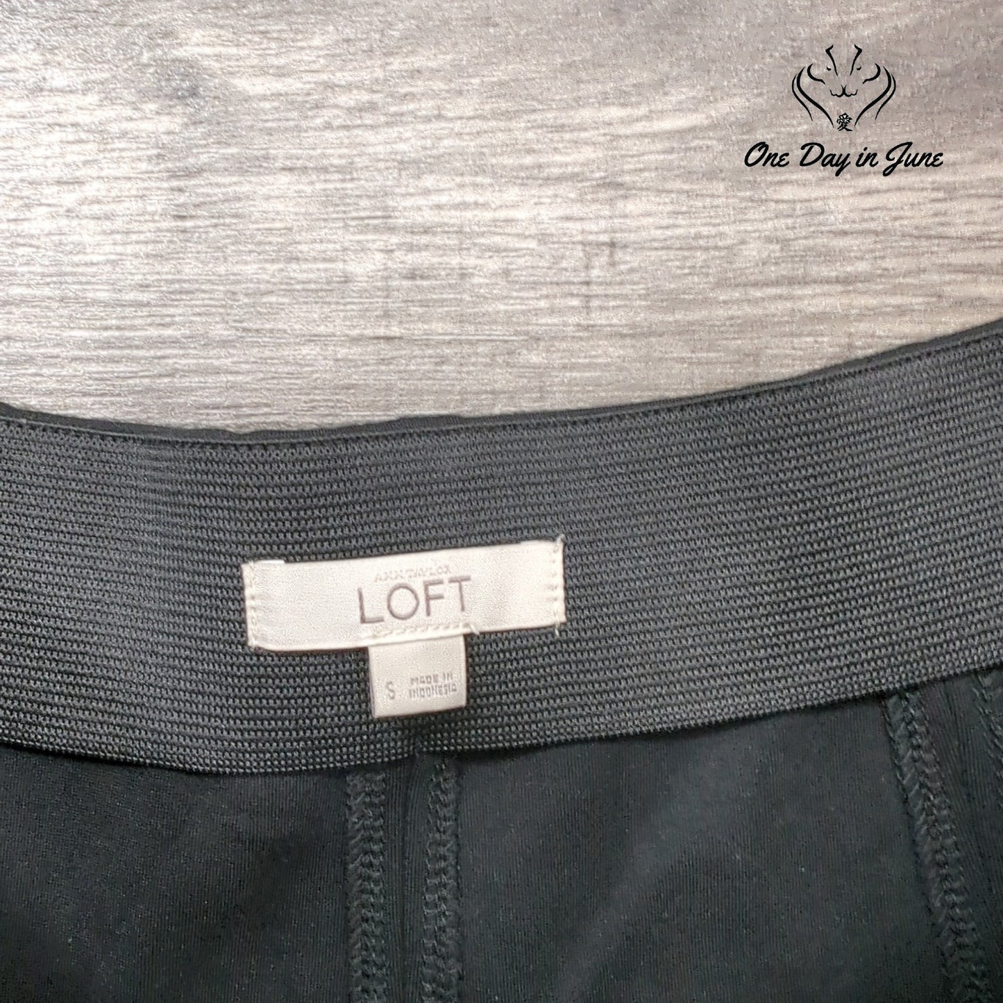 Loft Pull On Mini Skirt Size S