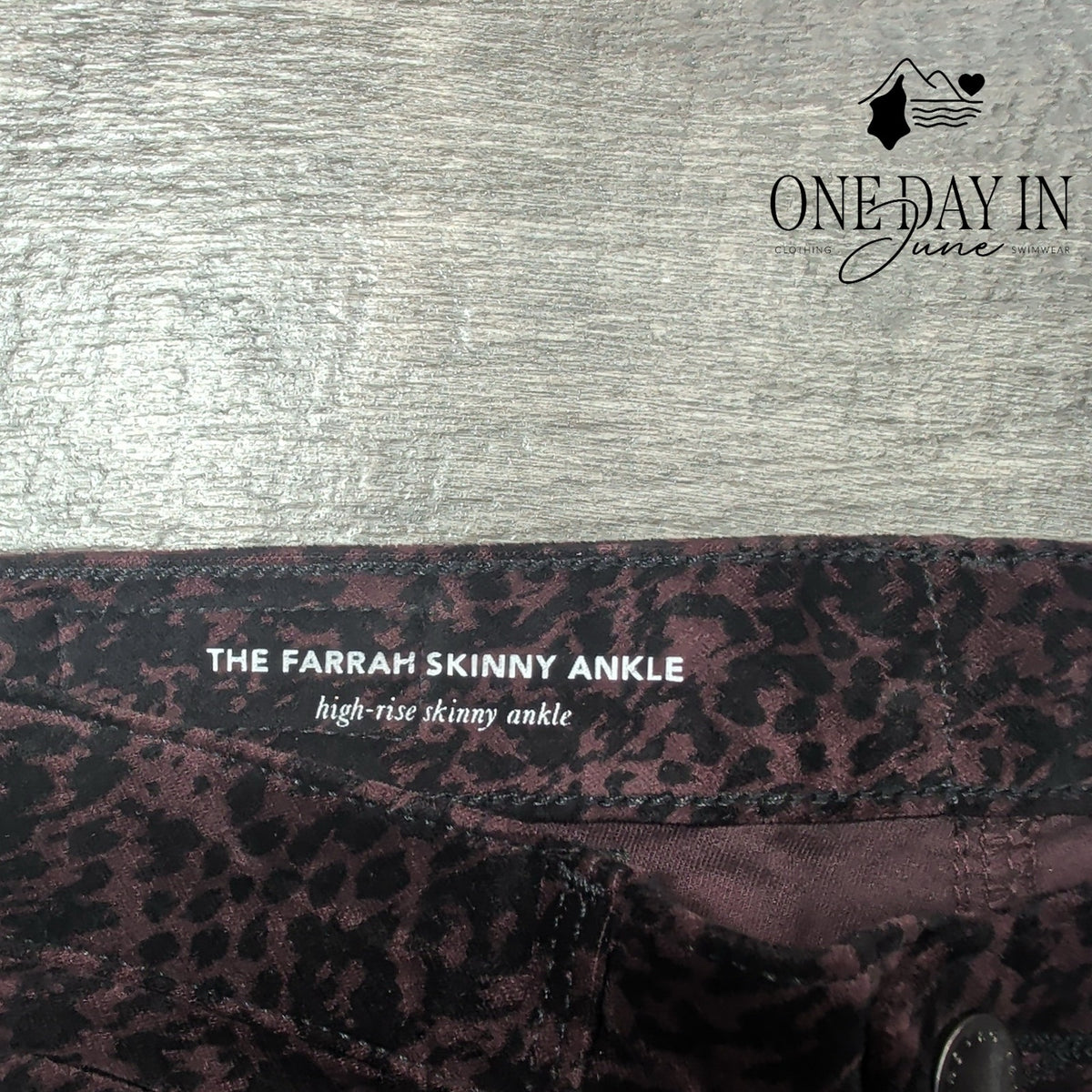 AG Adriano Goldschmied Farrah Skinny Ankle Jeans Animal Print NWT Size 2 (26)