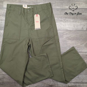 Levi's Ribcage Straight Utility Pants Olive Green High Rise NWT Size 31X29