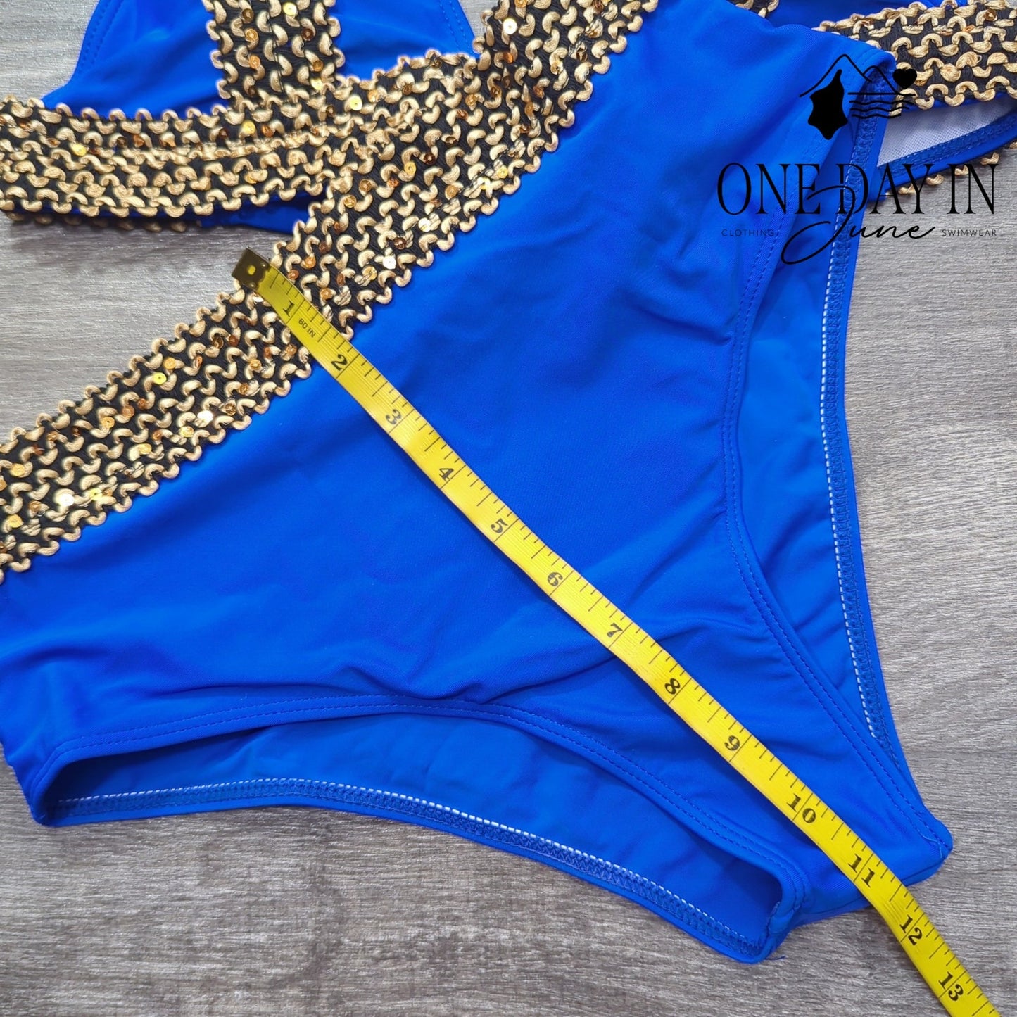 CharmLeaks Halter Bikini Swimsuit Size M