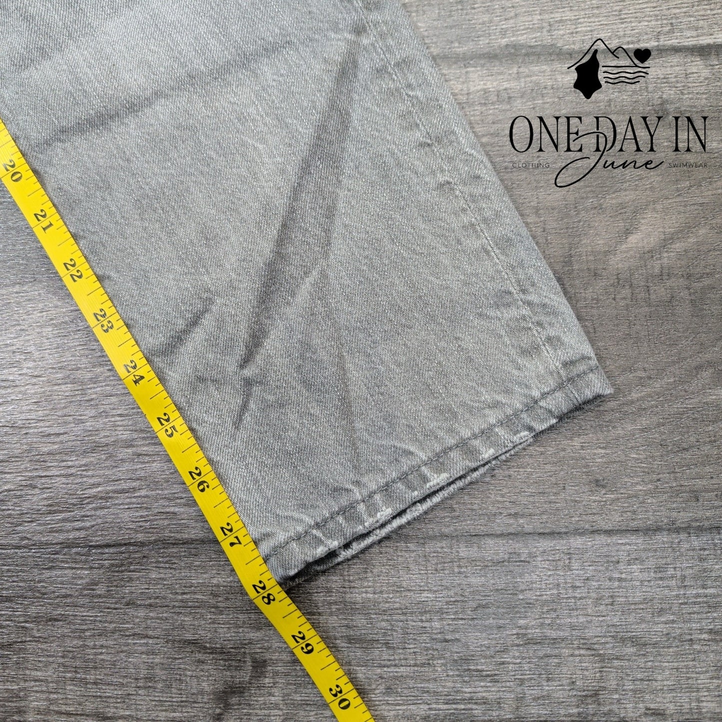AG Adriano Goldschmied Straight Leg Jeans Gray Denim NWT $215 Size 4 (27)