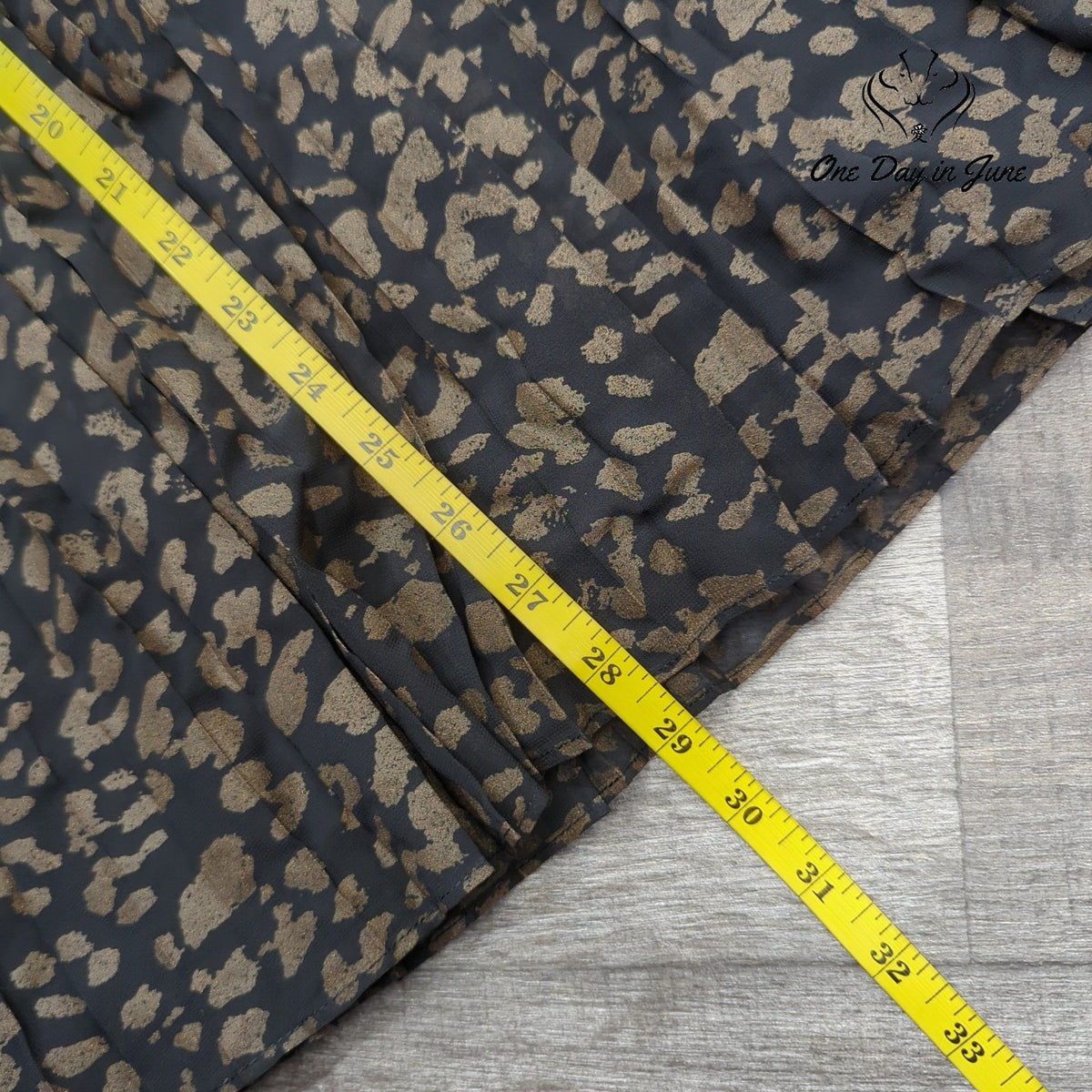 Kaari Blue Winter Bloom Leopard Print Pleated Midi Skirt NWT Size 8