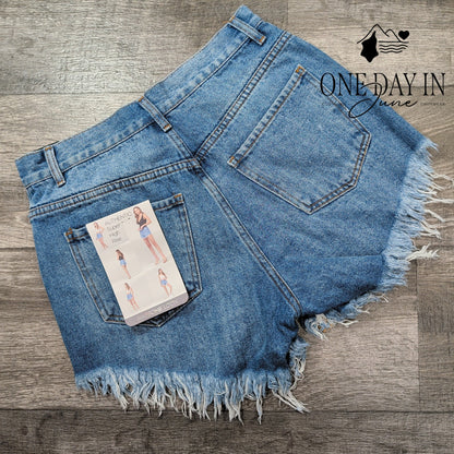 Simple Society Juniors Authentic Super High Rise Fray Shorts Size 7