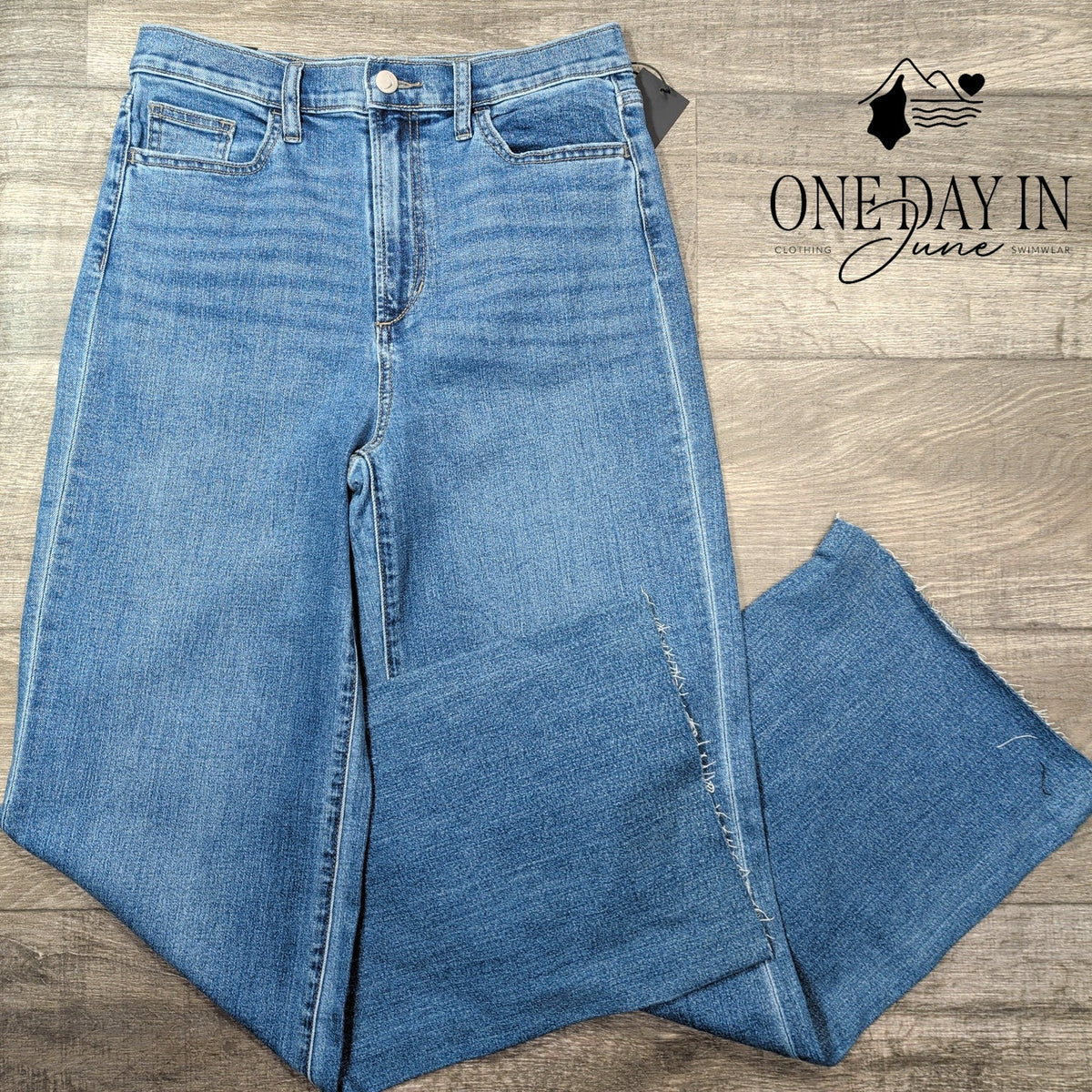 Joe's Jeans High Rise Wide Leg Jeans Medium Wash Raw Hem NWT Size 6 (28)