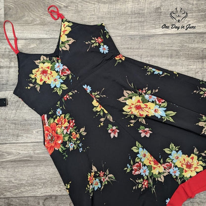 Lulus V Neck Spaghetti Strap Dress Size L