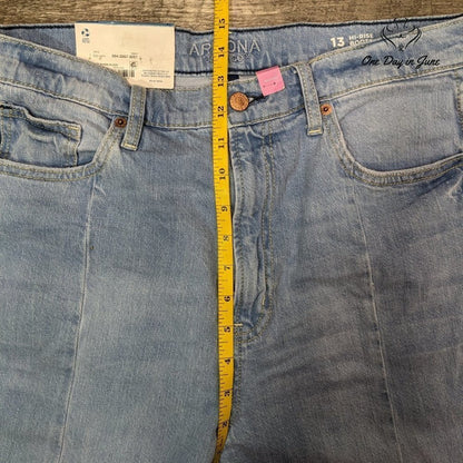 Arizona Jean Co. Juniors Hi Rise Bootcut Jeans Size 13