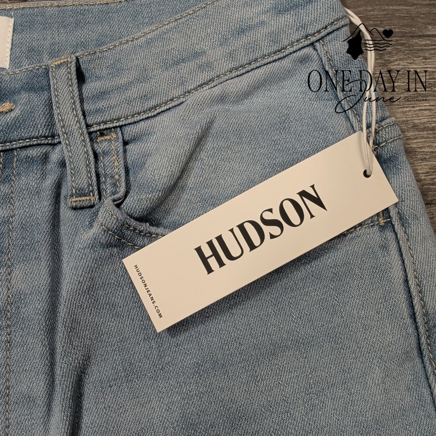Hudson Jamie High Waist Wide Leg Jeans Light Wash NWT Size 0 (25)