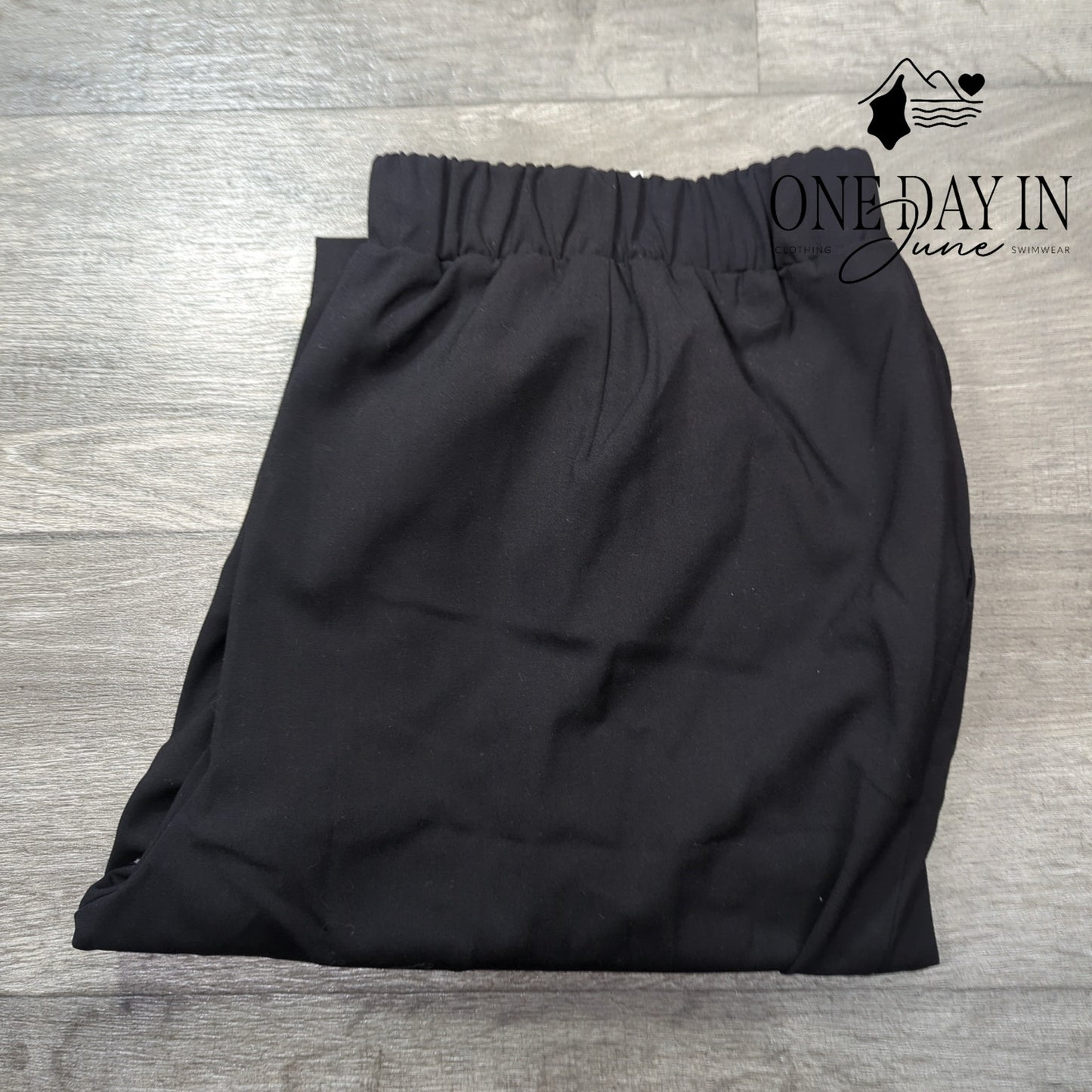 Nine West Mid Rise Curvy Crop Pants Size XL Short