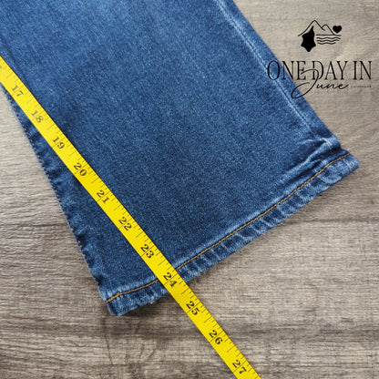 Loft Petite The Kick Crop High Rise Curvy Jeans Size 2P