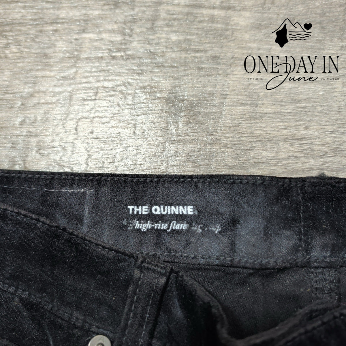 AG Adriano Goldschmied The Quinne High Rise Flare Velvet Jeans NWT $215 Size 4