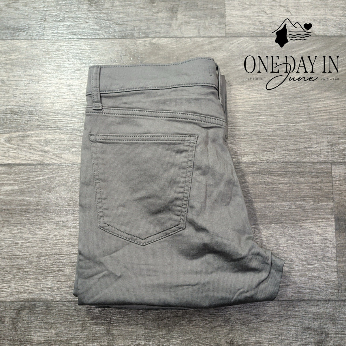 Banana Republic 5 Pocket Slim Straight Stretch Pants Gray NWT Size 30X32