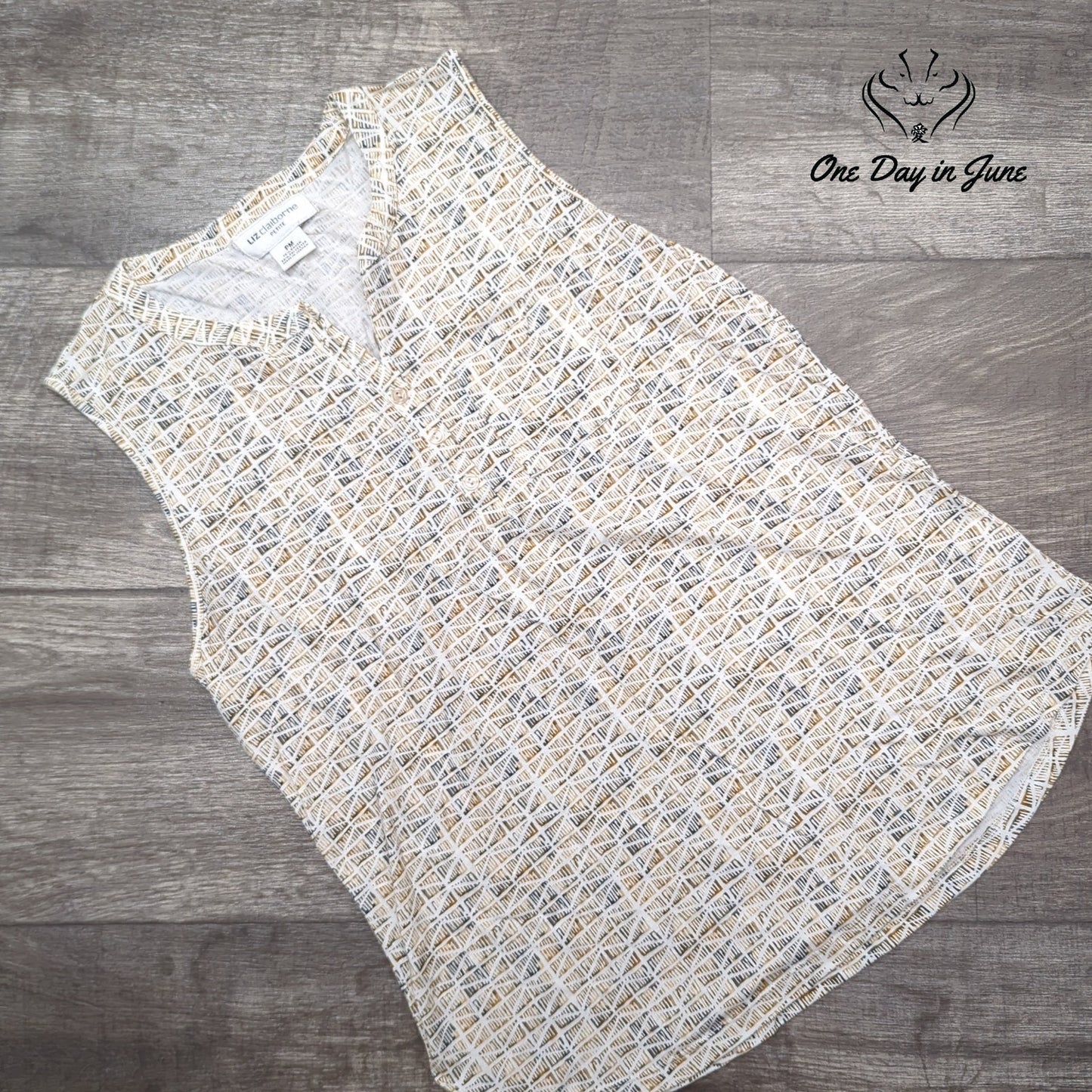 Liz Claiborne Petite Sleeveless Button Front Blouse Geometric Print PM Size PM
