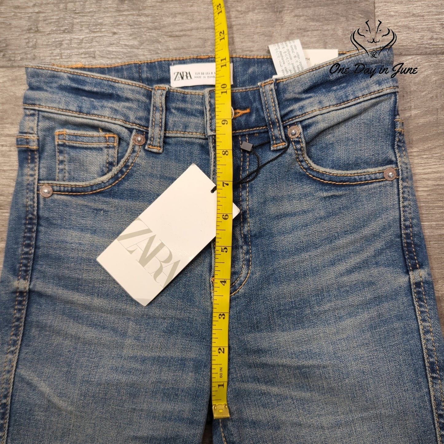 Zara Mid Rise Ankle Length Jeans Size 0