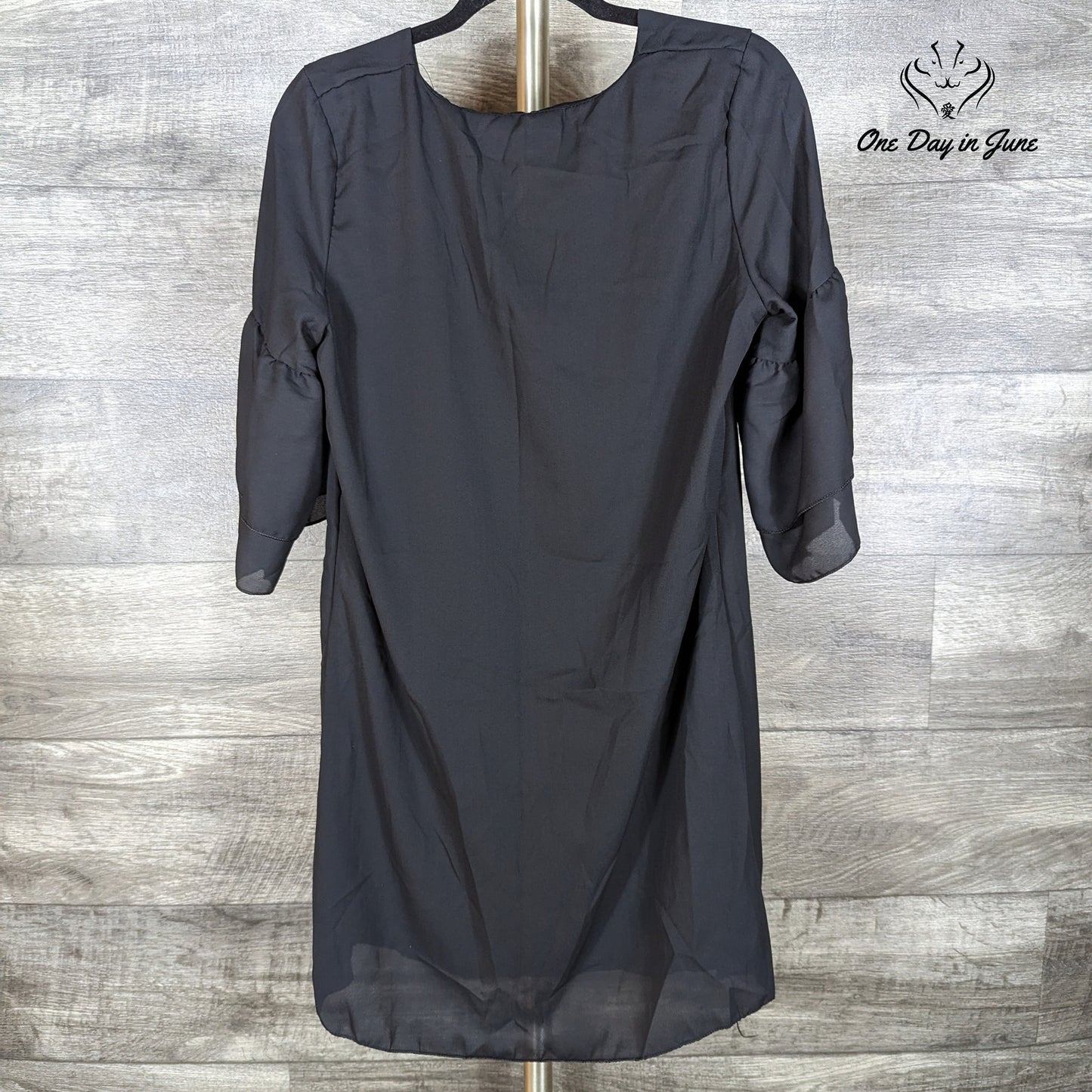Belongsci V Neck Shift Dress Size M
