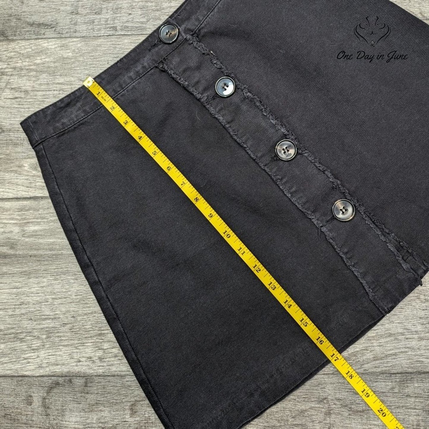 Francesca Button Fron Denim Mini Skirt Size M