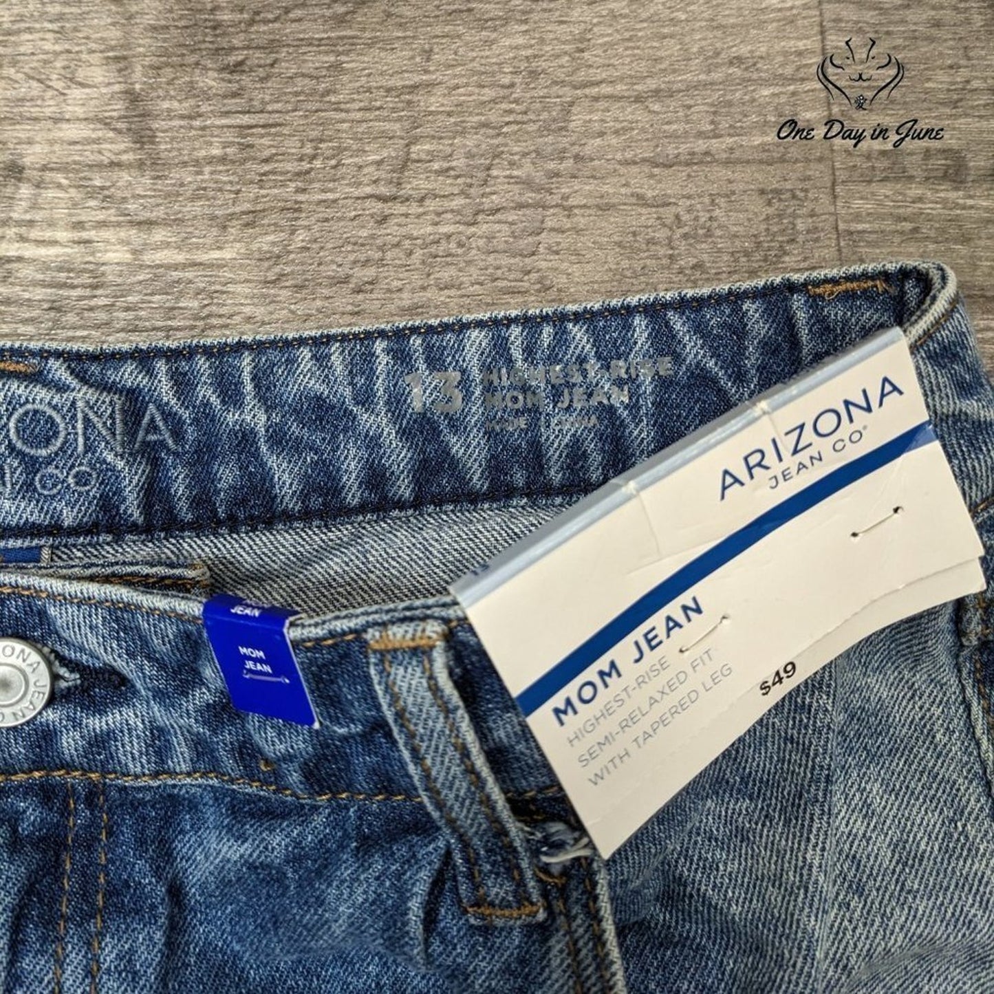 Arizona Jean Co. Juniors Highest Rise Mom Jeans Size 13