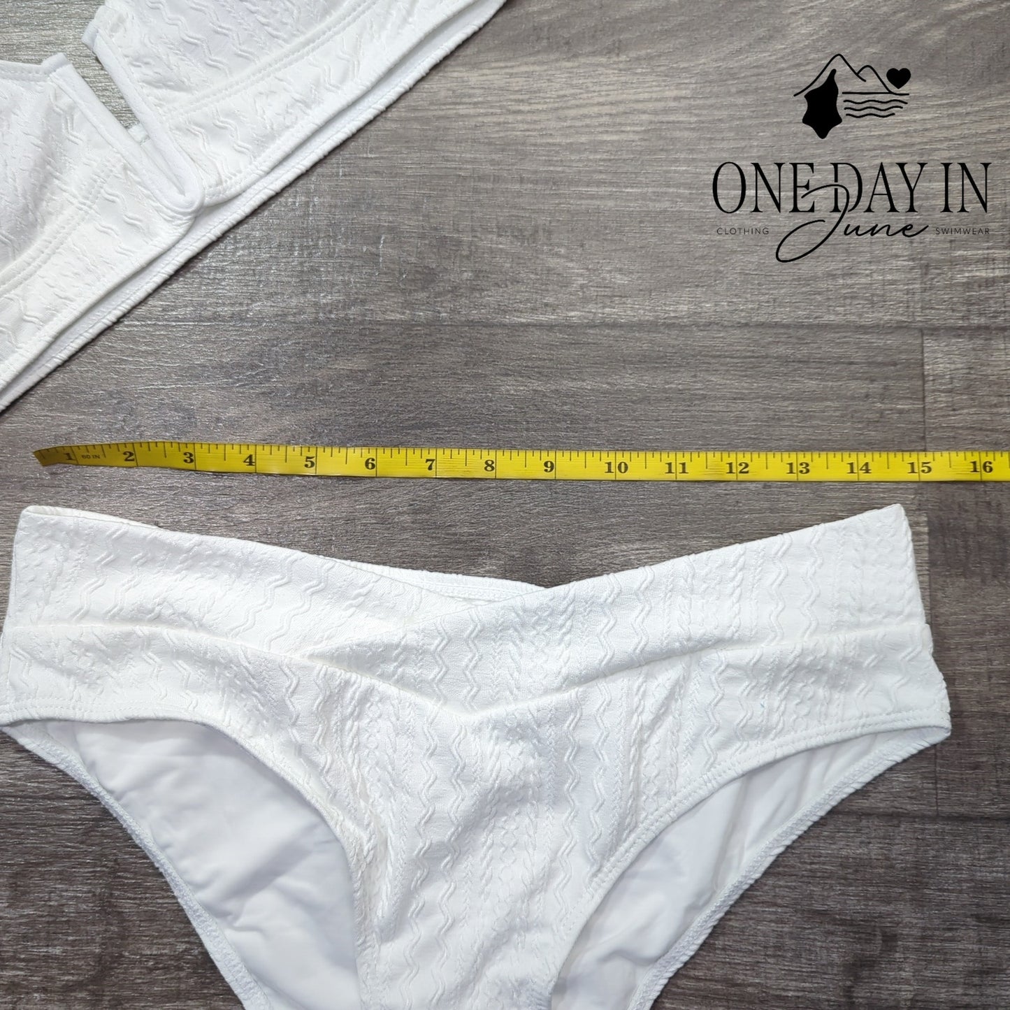 Charmleaks V Wire Textured Bikini Swimsuit Size L