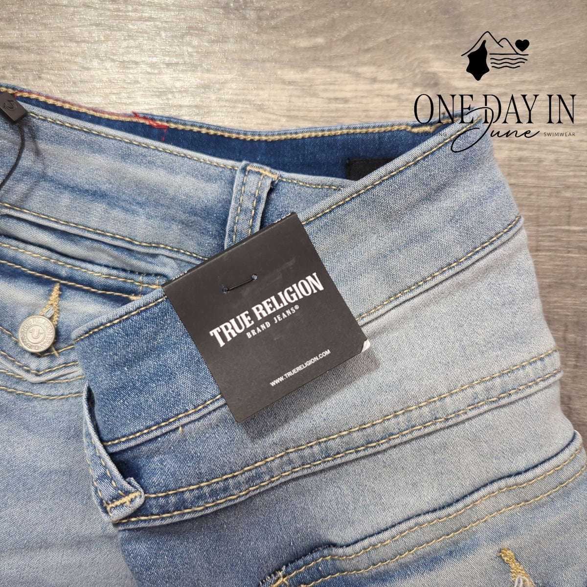 True Religion Joey Mid Rise Flare Jeans Light Wash NWT Size 29 (8)